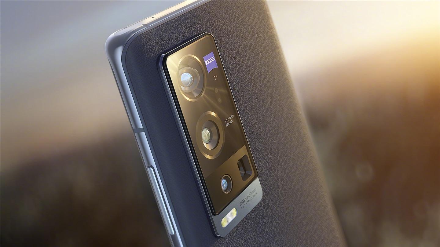 Vivo ΠΎΡΠΈΡΠΈΠ°Π»ΡΠ½ΠΎ ΠΏΡΠ΅Π΄ΡΡΠ°Π²ΠΈΠ»Π° ΡΠ»Π°Π³ΠΌΠ°Π½ Vivo X60 Pro+ 7 32