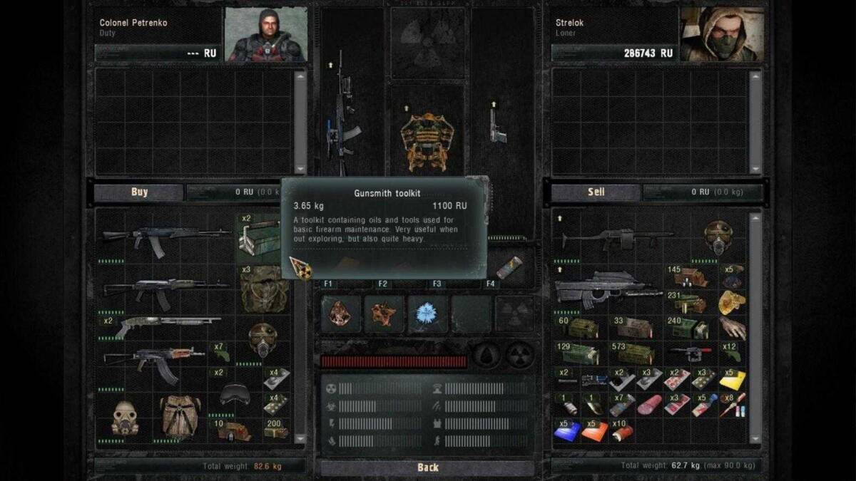 Гайд по S.T.A.L.K.E.R. Call of Chernobyl 12 Интерфейс окна с выбором оружия и инструментов в игре