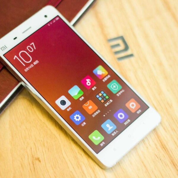 Xiaomi Mi4 with MIUI6 3