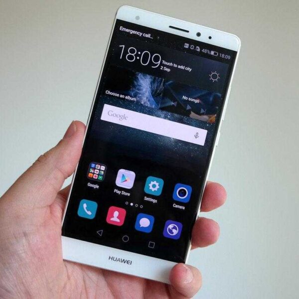 huawei mate s hands front