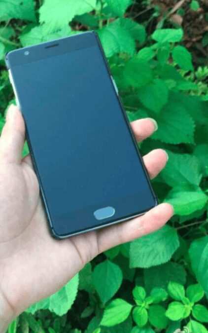 OnePlus 3. 750
