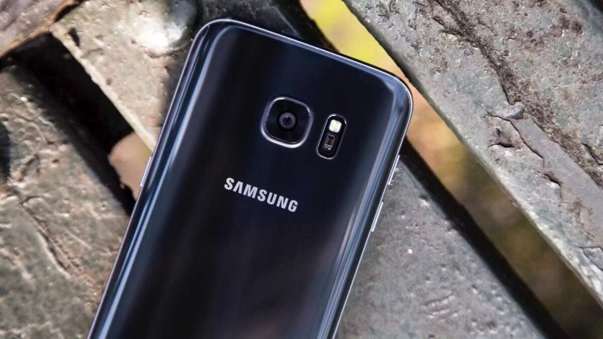 Задняя панель Samsung Galaxy S8 с камерой и вспышкой