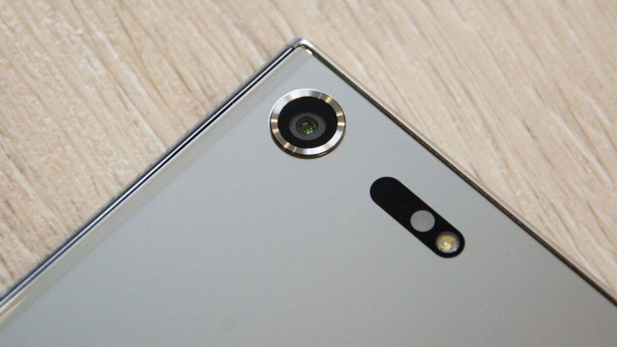 Камера и вспышка Sony Xperia XZ Premium