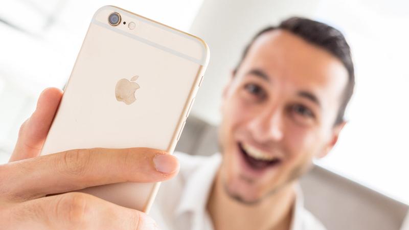 iphone lifestyle with christopher 12 thumb