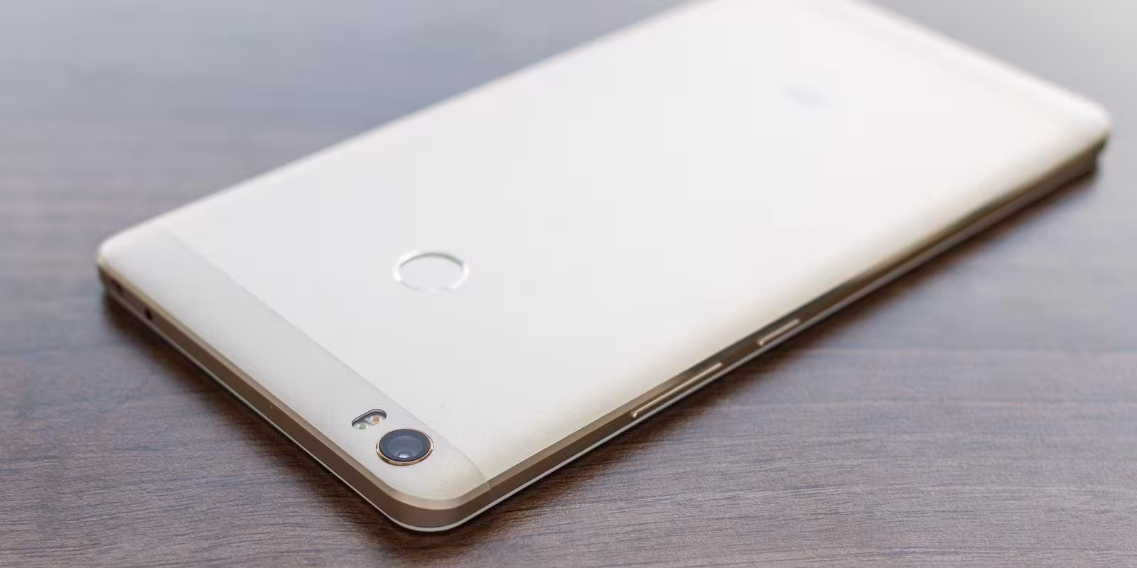 Xiaomi привезла Mi 6 и Mi Max 2 в Россию 4 xiaomi mi max review02