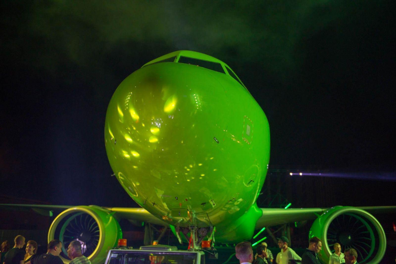 Нос и кабина пилота Airbus 320neo Нос и кабина пилота Airbus 320neo