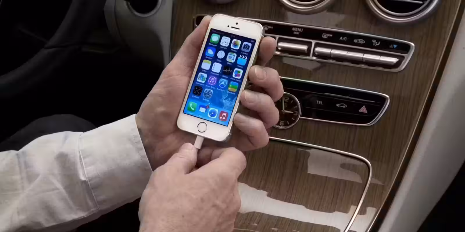 Самая лучшая песня для iPhone покорила автолюбителей 1 Mercedes Benz CarPlay 02