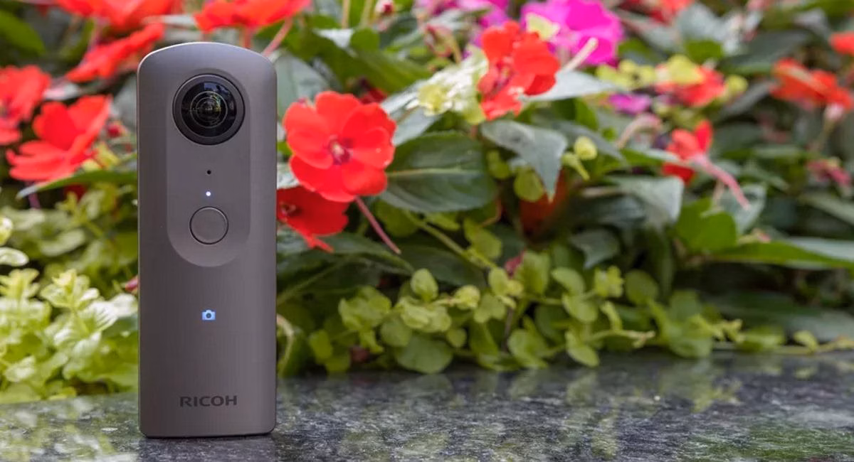 IFA 2017. Ricoh показала новую 4K 360-камеру 2 Ricoh Theta V 1