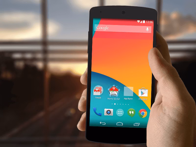 nexus 5 in hand