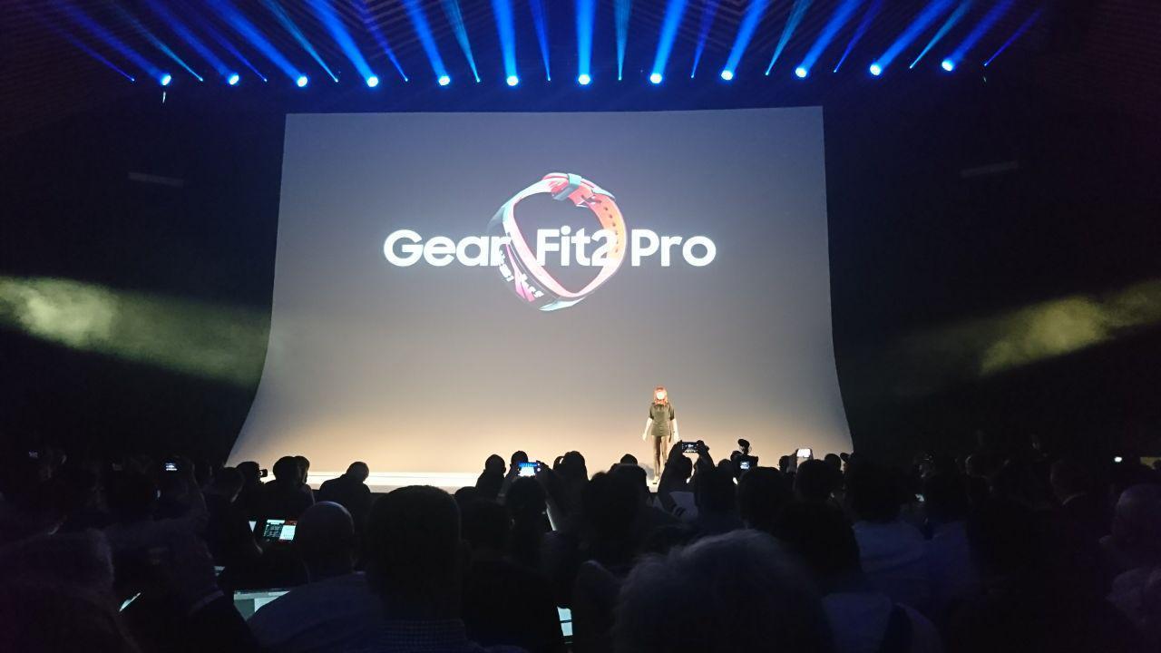 IFA 2017. Samsung выпустил новый браслет Gear Fit 2 Pro 6 photo 2017 08 30 21 37 42