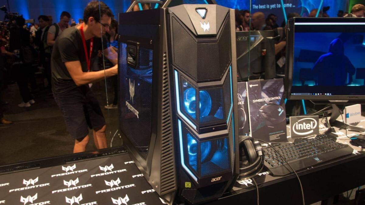 Игровой компьютер Acer Predator с освещёнными вентиляторами