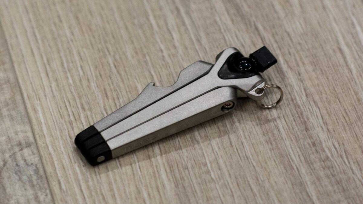 Компактное устройство для чтения и записи данных на ключе