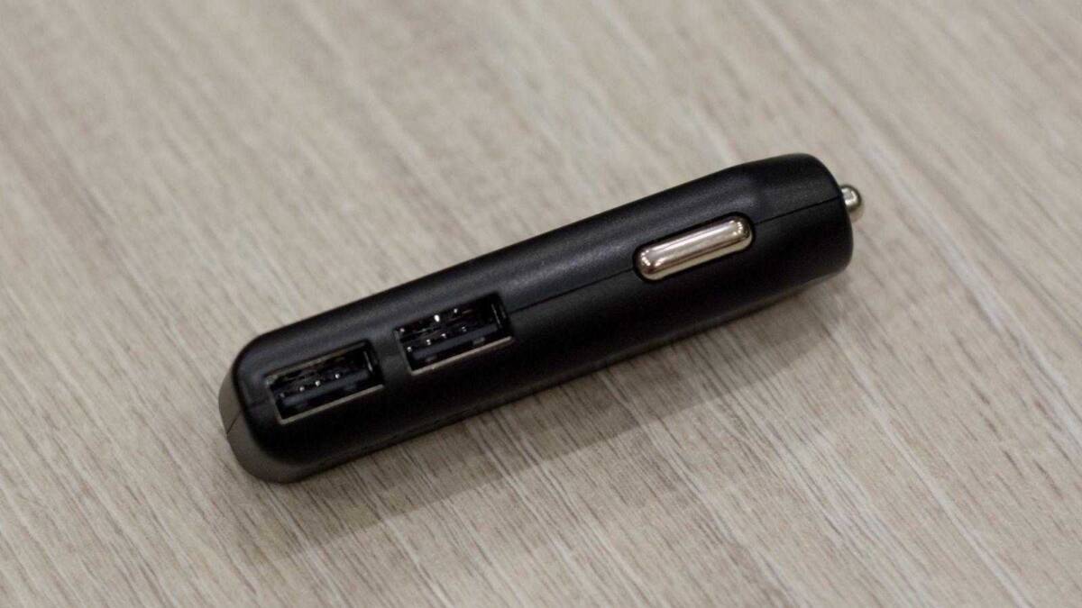 Автоматическая зарядка для телефона с двумя USB портами