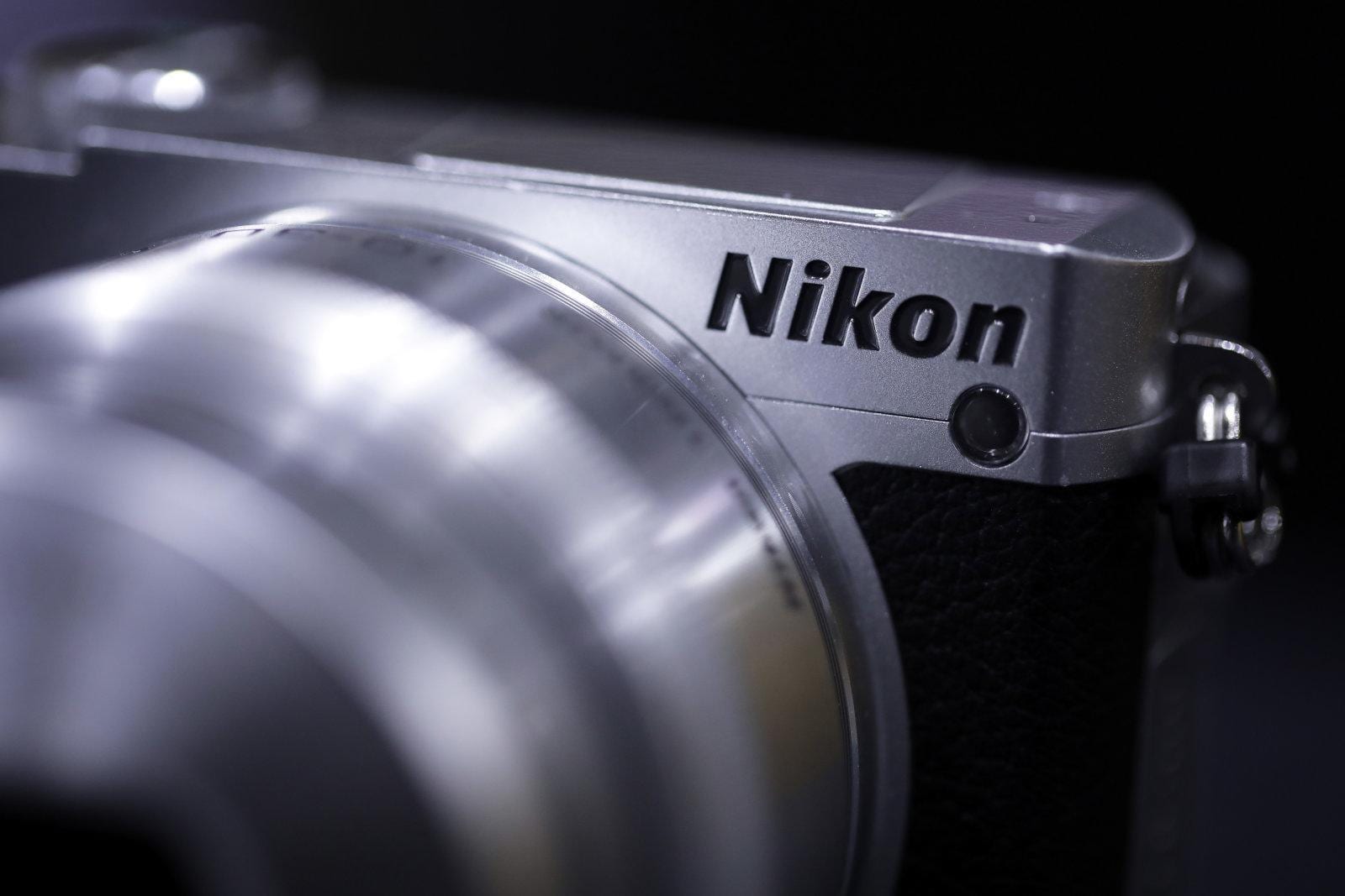 Nikon делает полнокадровую беззеркальную камеру 3 dims 2