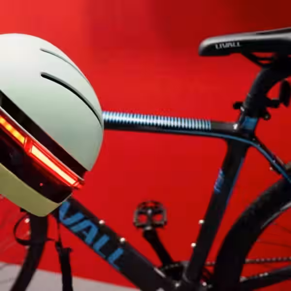 helmetphonelede
