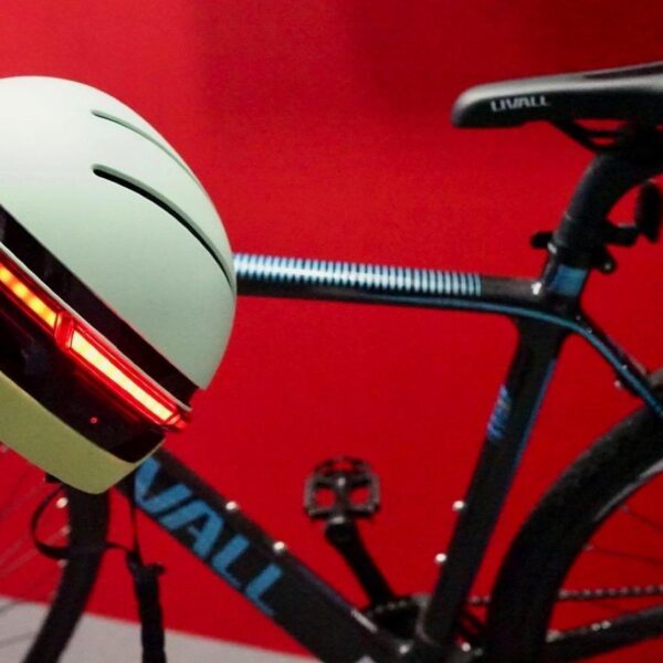 helmetphonelede