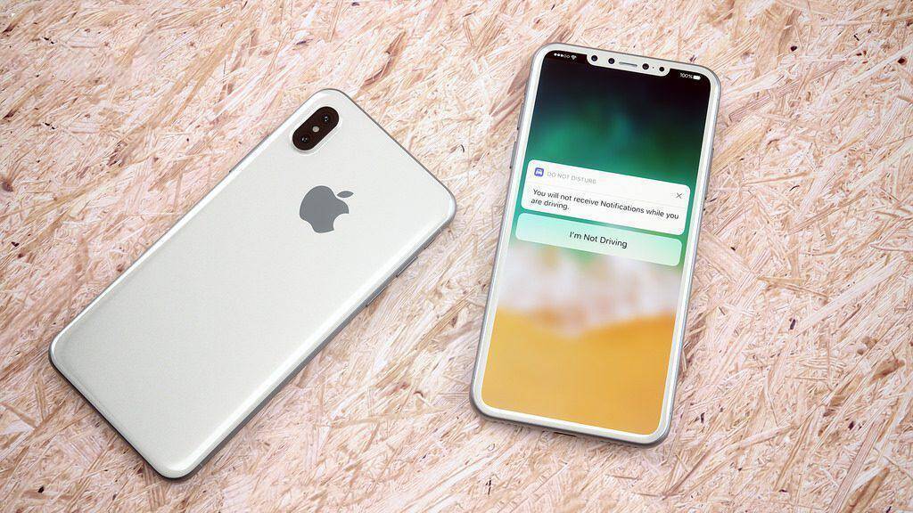 Две белые модели iPhone 8 на деревянном фоне камера и интерфейс
