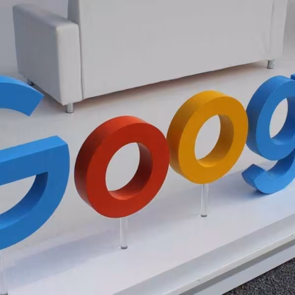14684121382google