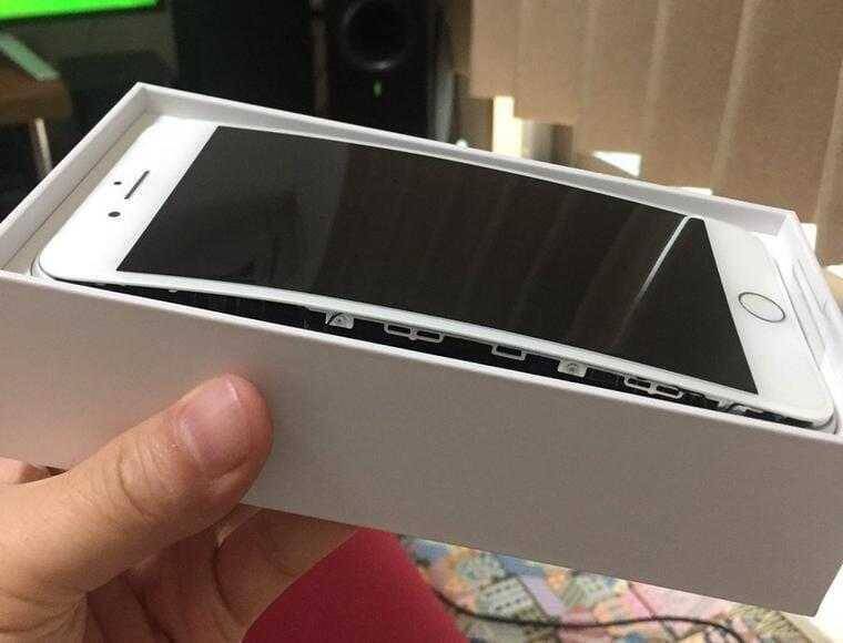 У iPhone появились новые проблемы 3 Ручная держалка iPhone с поврежденной рамкой