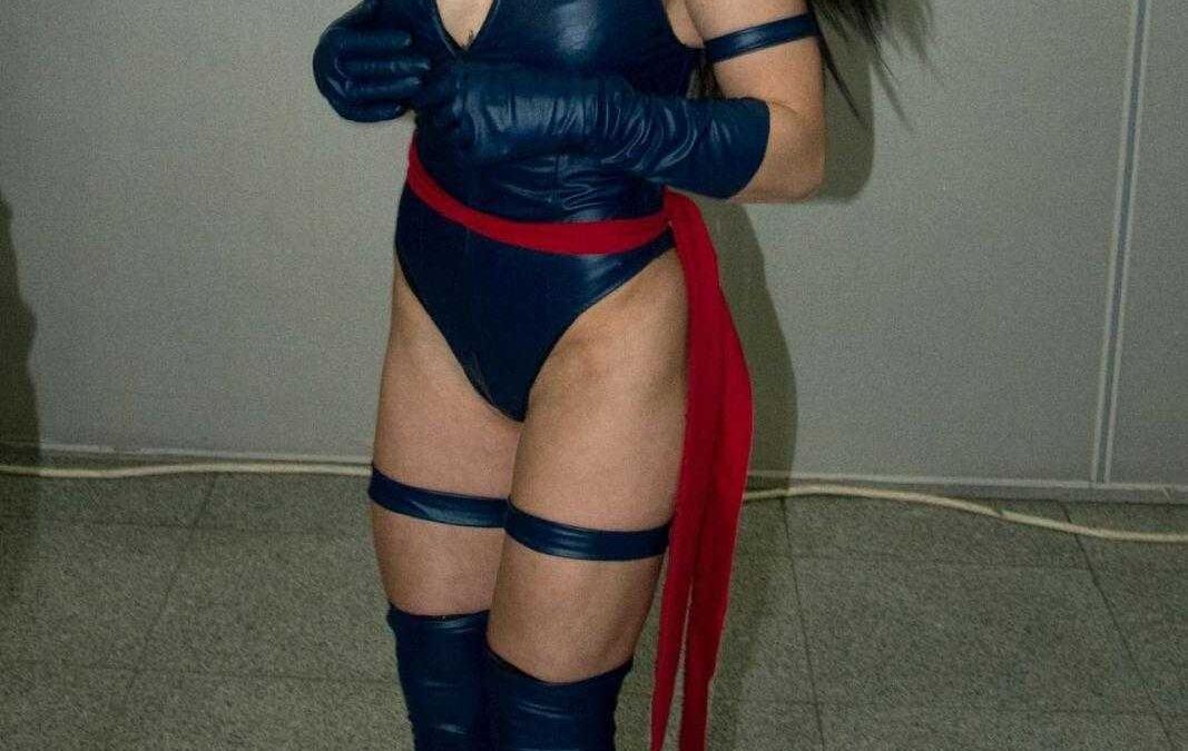 Косплей на ИгроМир 2017 самодельный в костюме из кожи и ткани