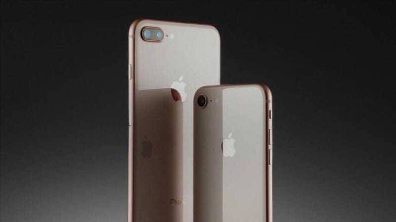 Задняя часть iPhone 8 с двойной камерой и логотипом Apple