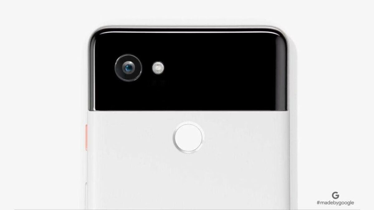 Задняя часть Pixel 2 и Pixel 2 XL с камерой и вспышкой