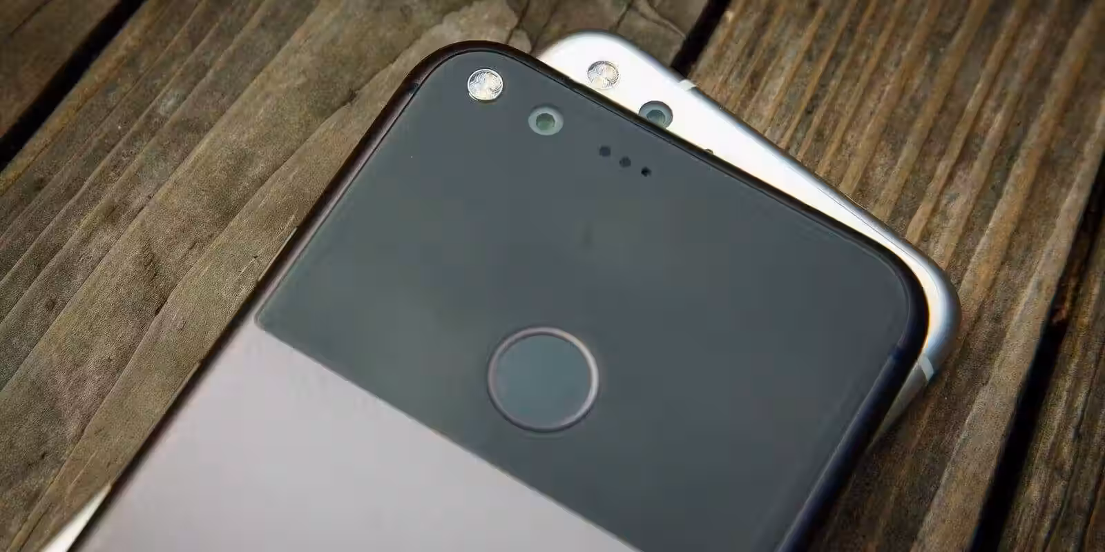 Google Pixel 2 и Pixel 2 XL, Pixel Buds, Pixelbook, Home Max и Home mini. Прямая трансляция презентации Google 1 google pixel both 9196 004