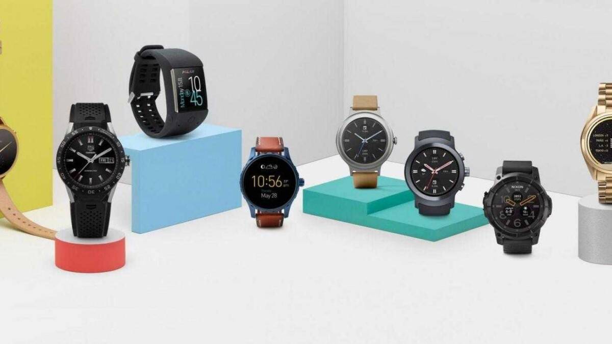 Google убрала из магазина Android Wear 3 Разноцветные умные часы и фитнес-браслеты на выставке