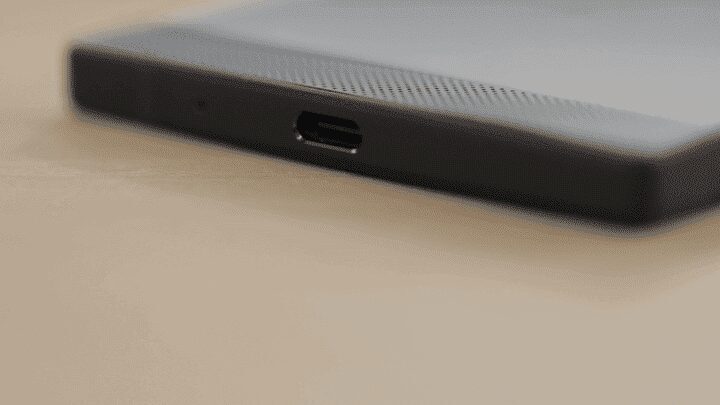 Складной дисплей Lenovo Legion Go Fold с интерфейсом вина