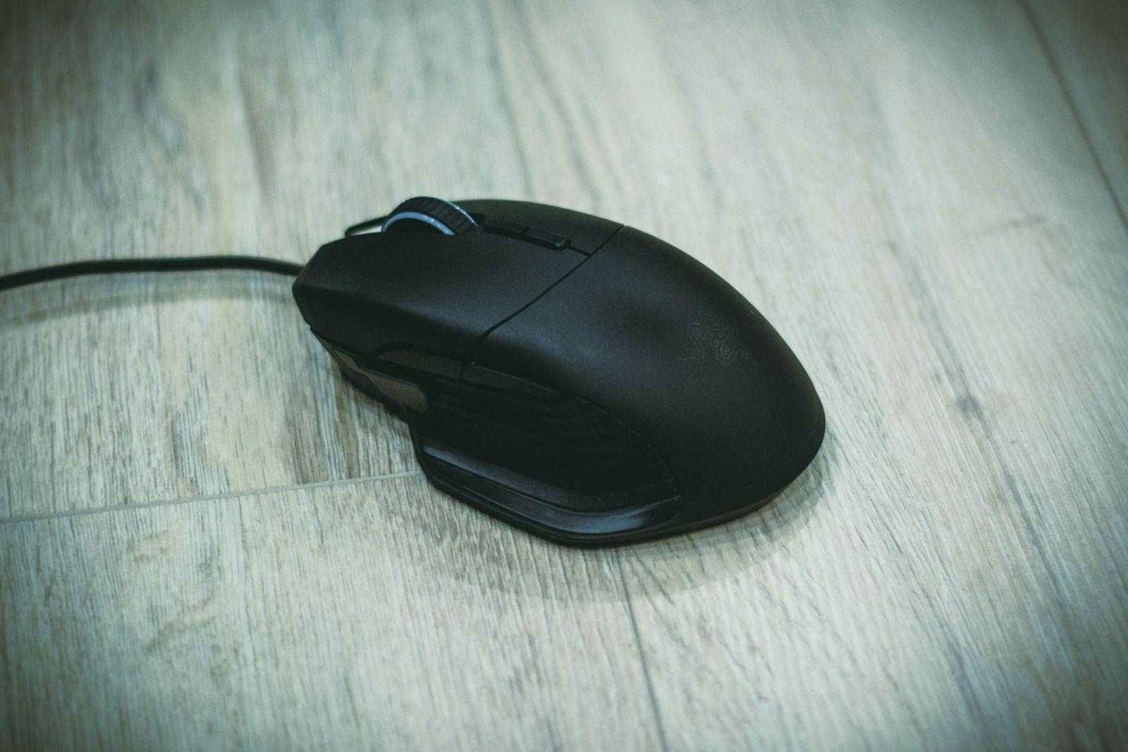 Мышь Razer Basilisk Мышь Razer Basilisk