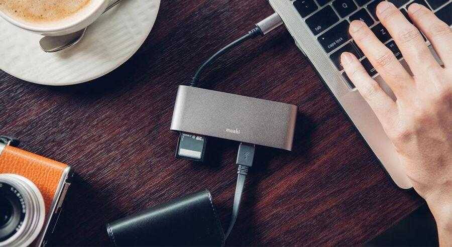 USB-адаптер Moshi с портами типа C и картридером