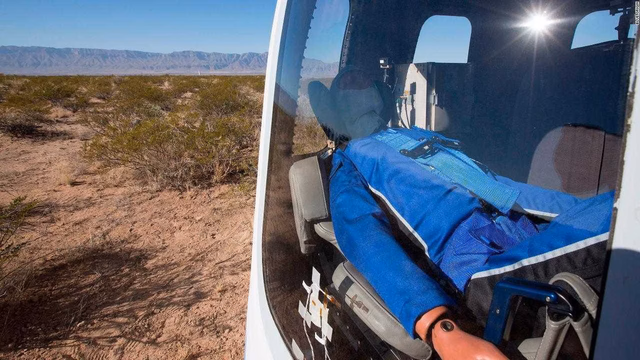 171213140323 mannequin skywalker blue origin 1280x720 1