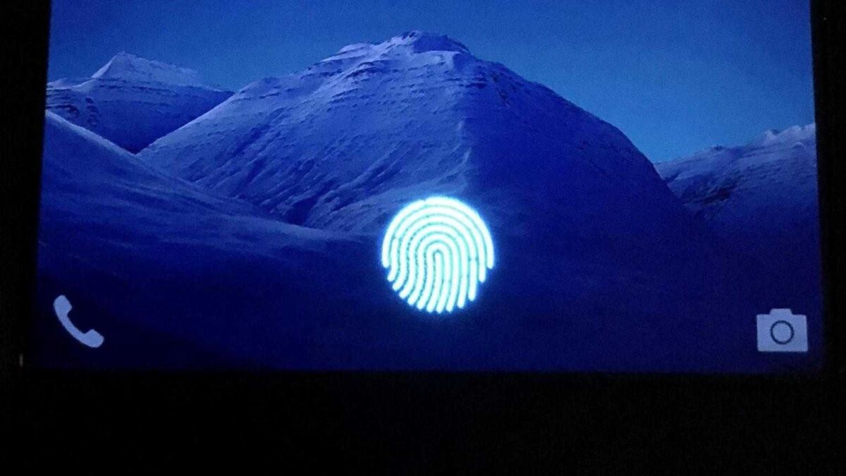 Экран смартфона с отпечатком пальца Vivo
