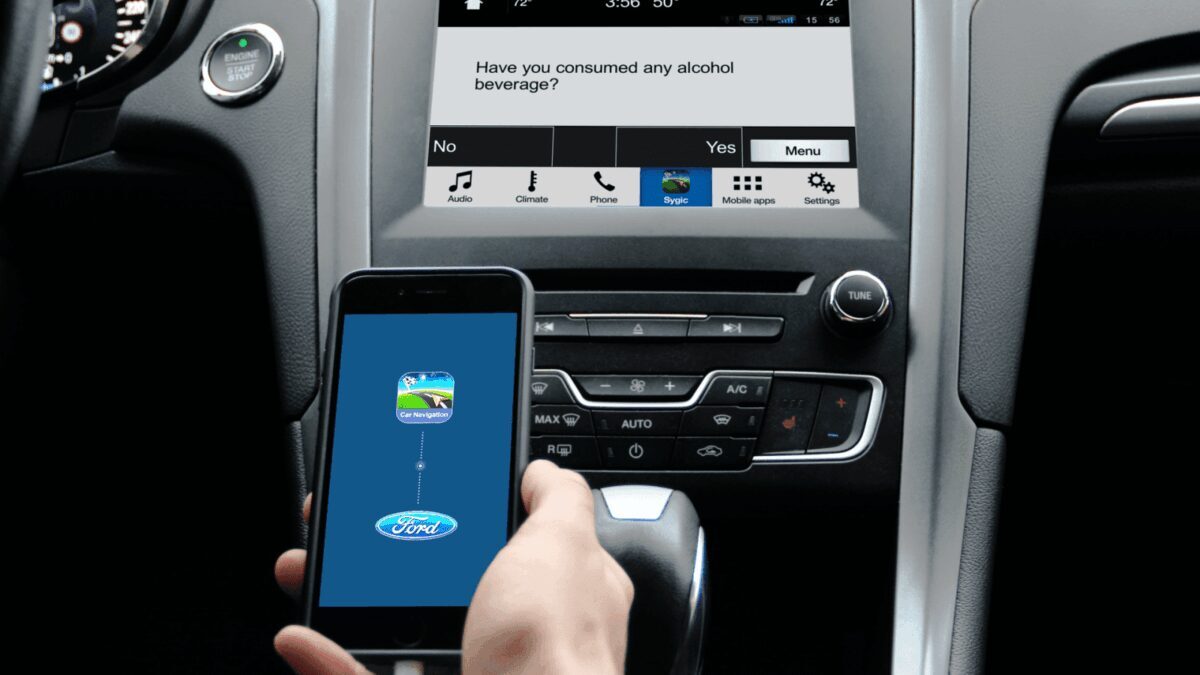 CES 2018: Sygic добавила алкотестер в навигатор 4 Смартфон с приложением Car Navigation подключён к автомобилю Ford на фоне приборной панели