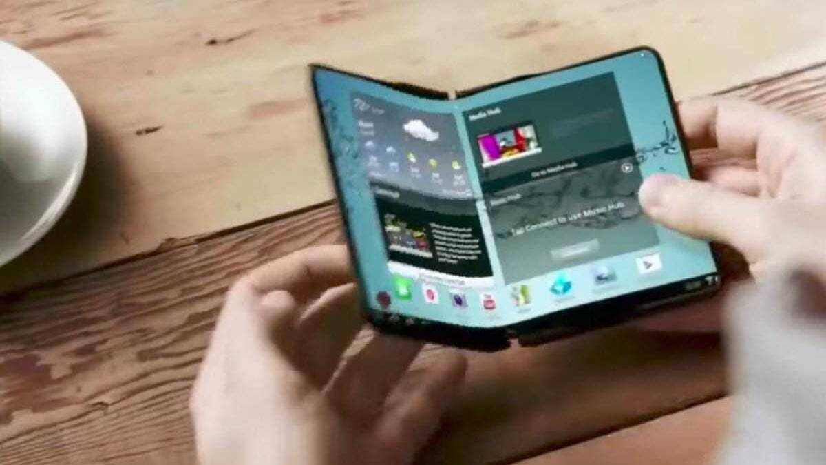 Складной смартфон Samsung с раскрывающимся дисплеем