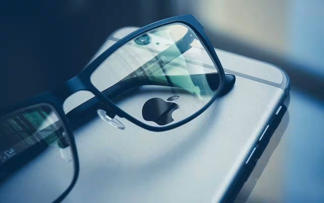 Прототип очков Apple отстает от графика 2 1499000052 s3 news tmp 126745 apple glasses default 1280