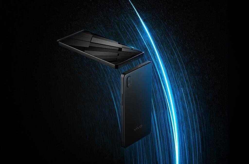 Вид сбоку OPPO Find N6 с невидимой складкой экрана