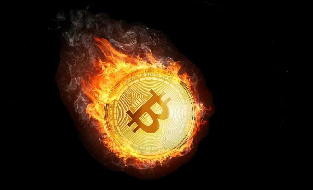 Курс Bitcoin обрушился до $ 30 000, но потом снова вырос 2 Bitcoin