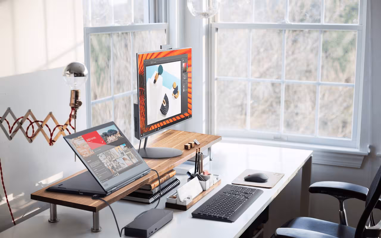 Lenovo представила в России ноутбуки ThinkPad X1 Yoga, X380 Yoga и L380 Yoga 4 03 X1 YOGA Still Life Home Office Stand mode connected to a display with dock