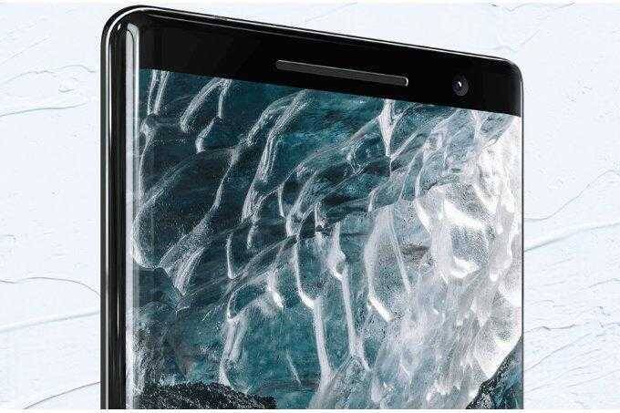Экран Nokia X с поврежденным стеклом вблизи
