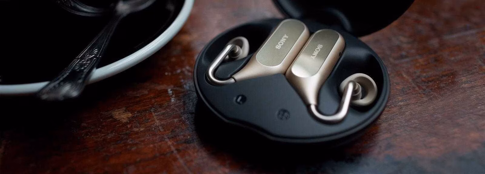 YaC 2018. Sony Xperia Ear Duo стали первым носимым устройством с ассистентом Алиса 3 sony xperia ear duo 4