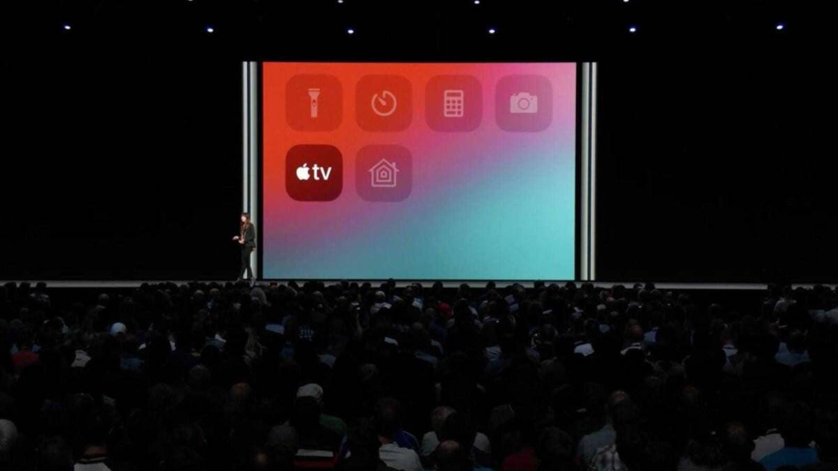 Презентация WWDC 2018 с иконками iOS 12 на экране