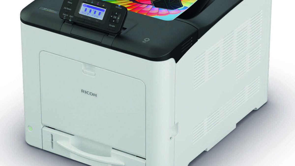 Многоцветный цветовой круг на верхней панели устройства Ricoh