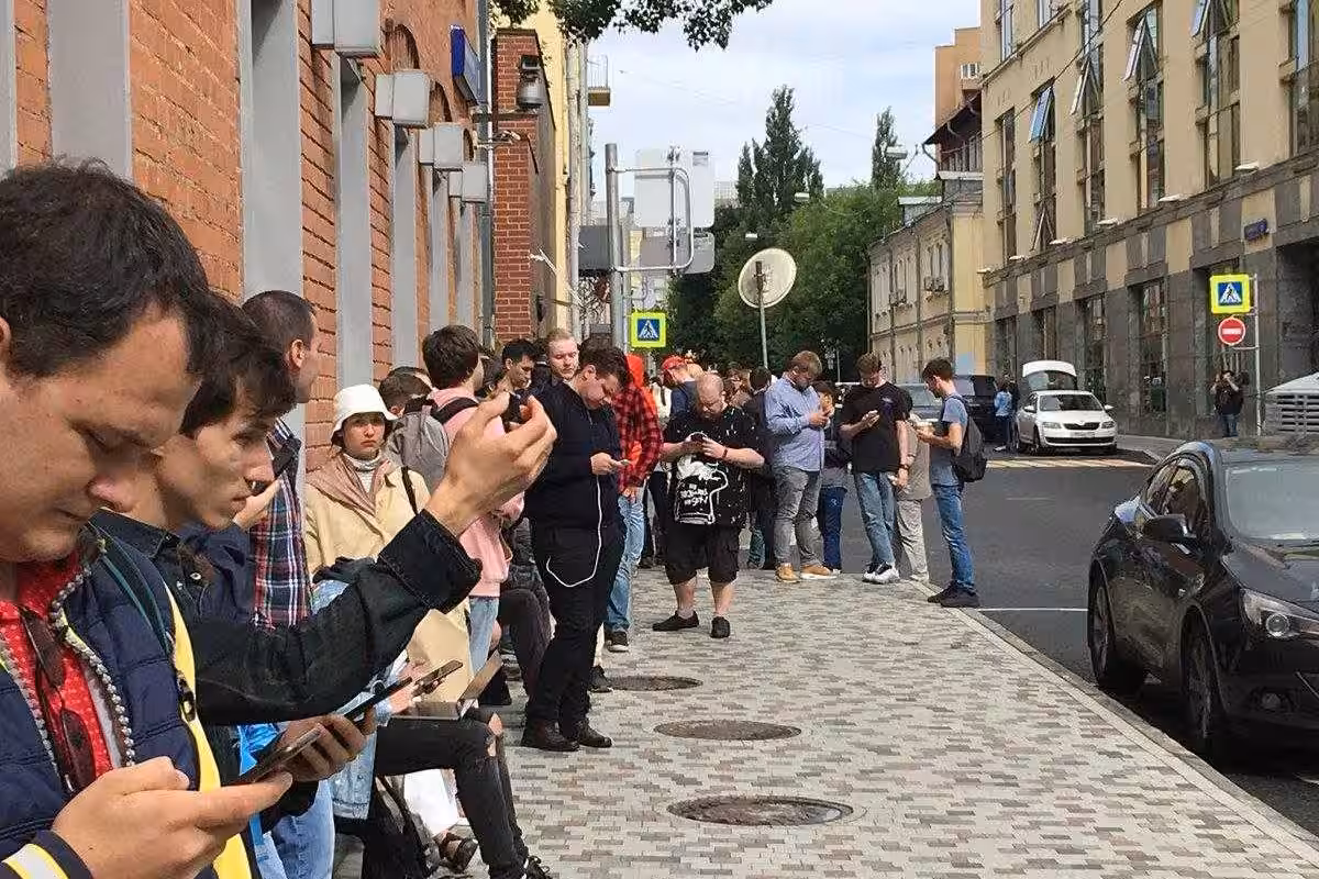 За умной колонкой Яндекс.Станция выстроилась очередь 2 DhuV XIVMAAcEYI