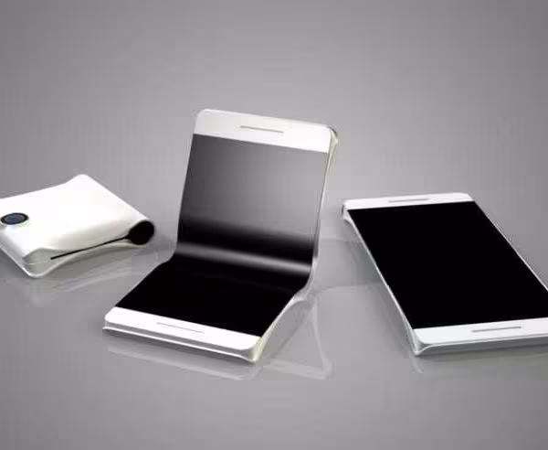 Foldable Phone.740w derived