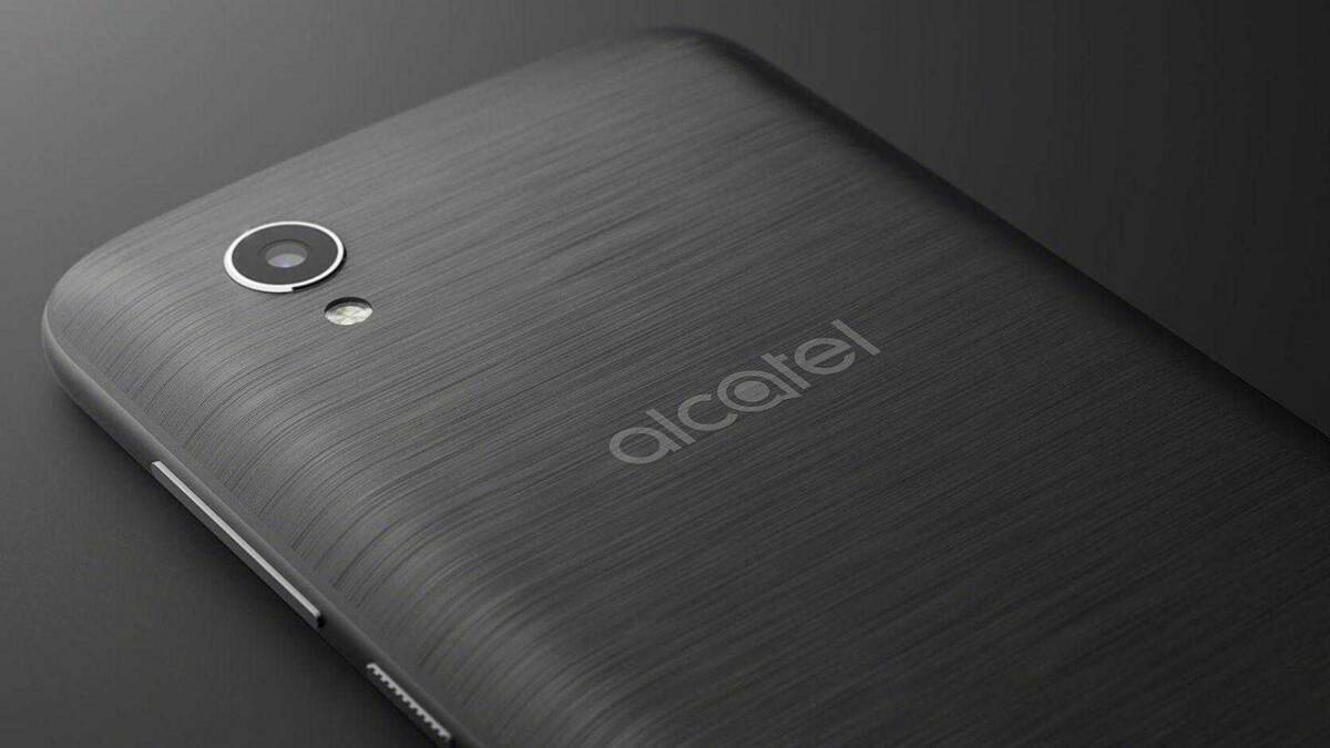 Задняя панель смартфона Alcatel 1 с текстурой