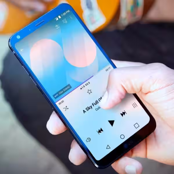 LG Q7 2