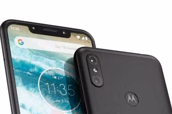 Motorola One Power 800 x 500 2 640x400 1