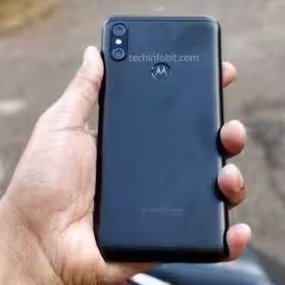 moto one the first ever motorola phone with display notch real photos of moto one leaked techinfobit 2 720x720 1