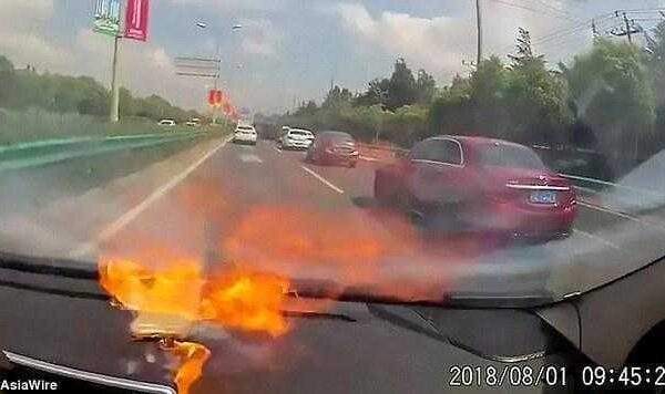 4EF4979F00000578 6043067 The woman s husband claimed the phone was an iPhone 6 and it had a 14 1533814800815